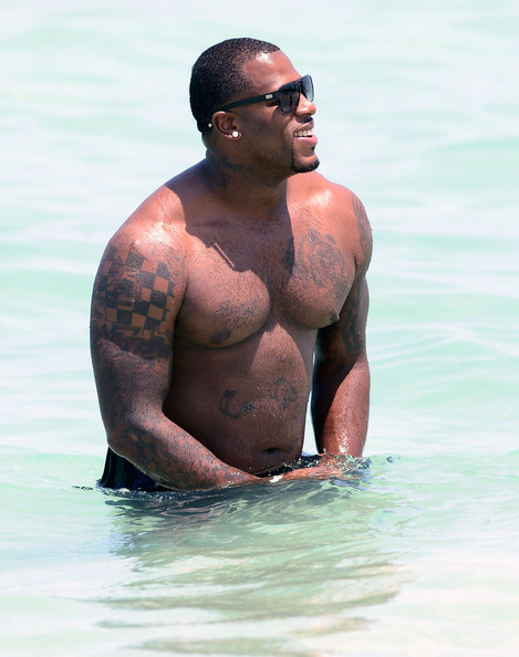 Flo-Rida-Shirtless-Tattoos-5