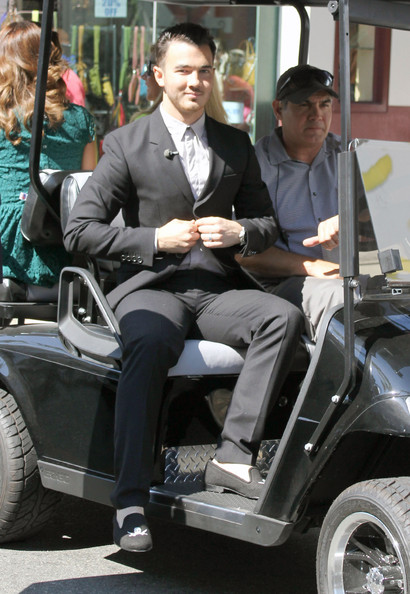 Kevin-Jonas-wife-Danielle-Deleasa-married-to-jonas-2