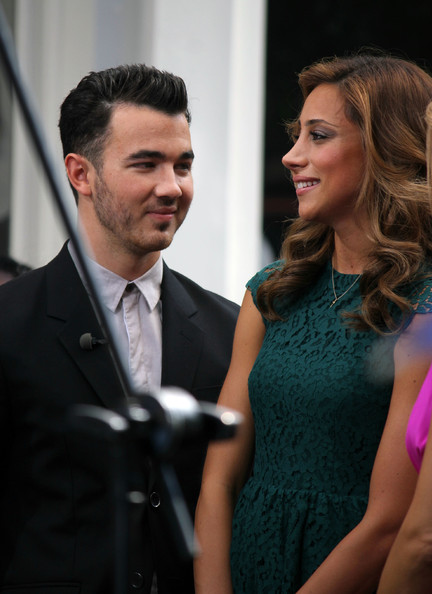 Kevin-Jonas-wife-Danielle-Deleasa-married-to-jonas-3