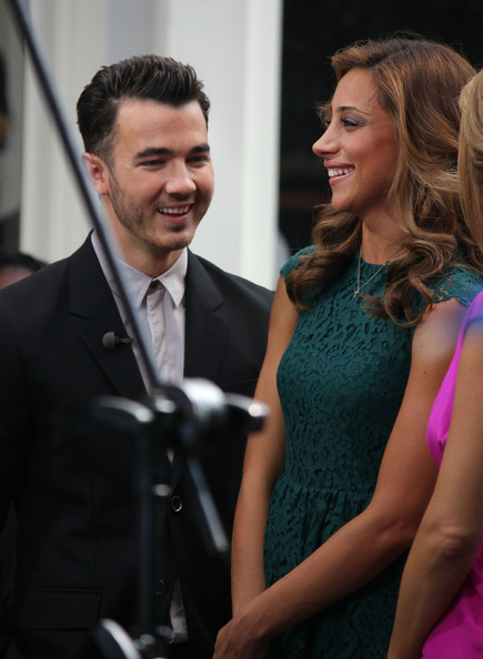 Kevin-Jonas-wife-Danielle-Deleasa-married-to-jonas-4