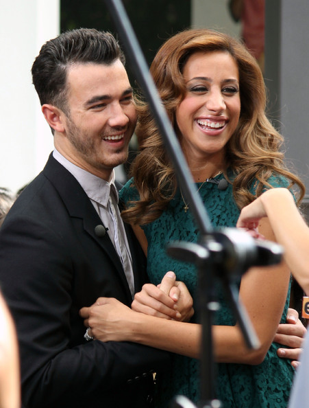Kevin-Jonas-wife-Danielle-Deleasa-married-to-jonas-6