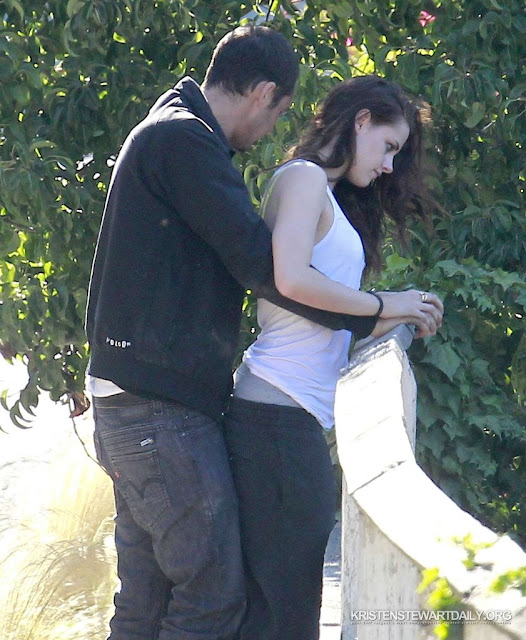 kristen-stewart-rupert-sanders-intimate-cheating-kiss-18