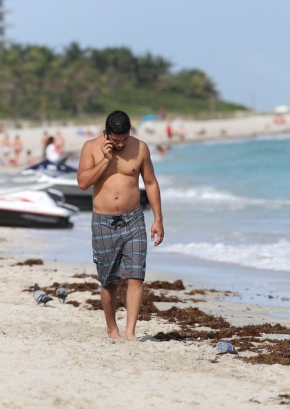 wilmer-valderrama-shirtless-2 wilmer-valderrama-shirtless-2